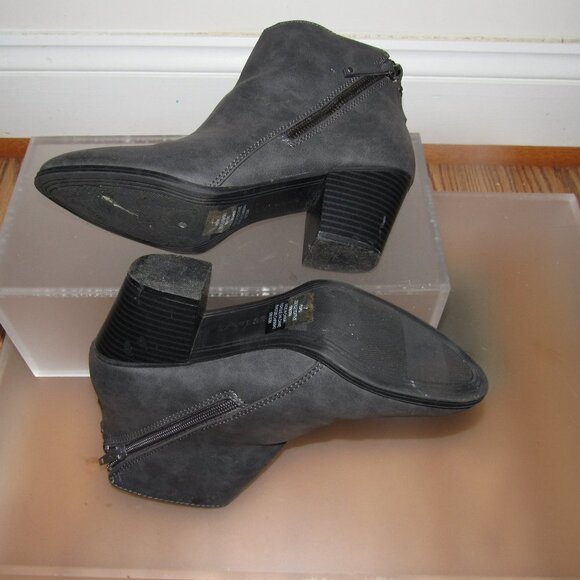 EXPRESS Gray Ankle Booties Size 7 - Picture 5 of 5